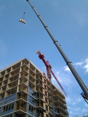 tower crane helper.jpg